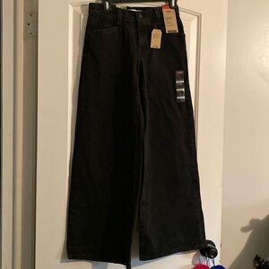 NWT LEVIS WIDE LEG JEANS. PANTS